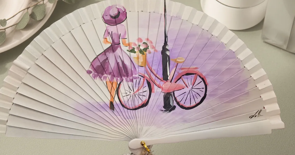 Abanico de Madera Pintado a Mano Colección Arte y Figuras, Diseños Exclusivos de Autor - Imagen 2