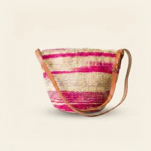 Bolso Bandolera de Fibra Natural con Rayas Fucsia y Correa Ajustable